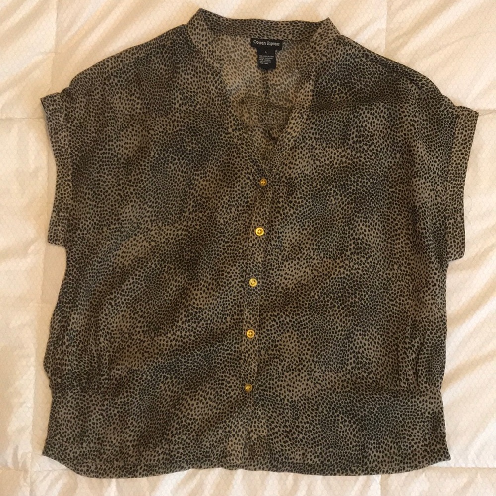 Short sleeve dress shirt